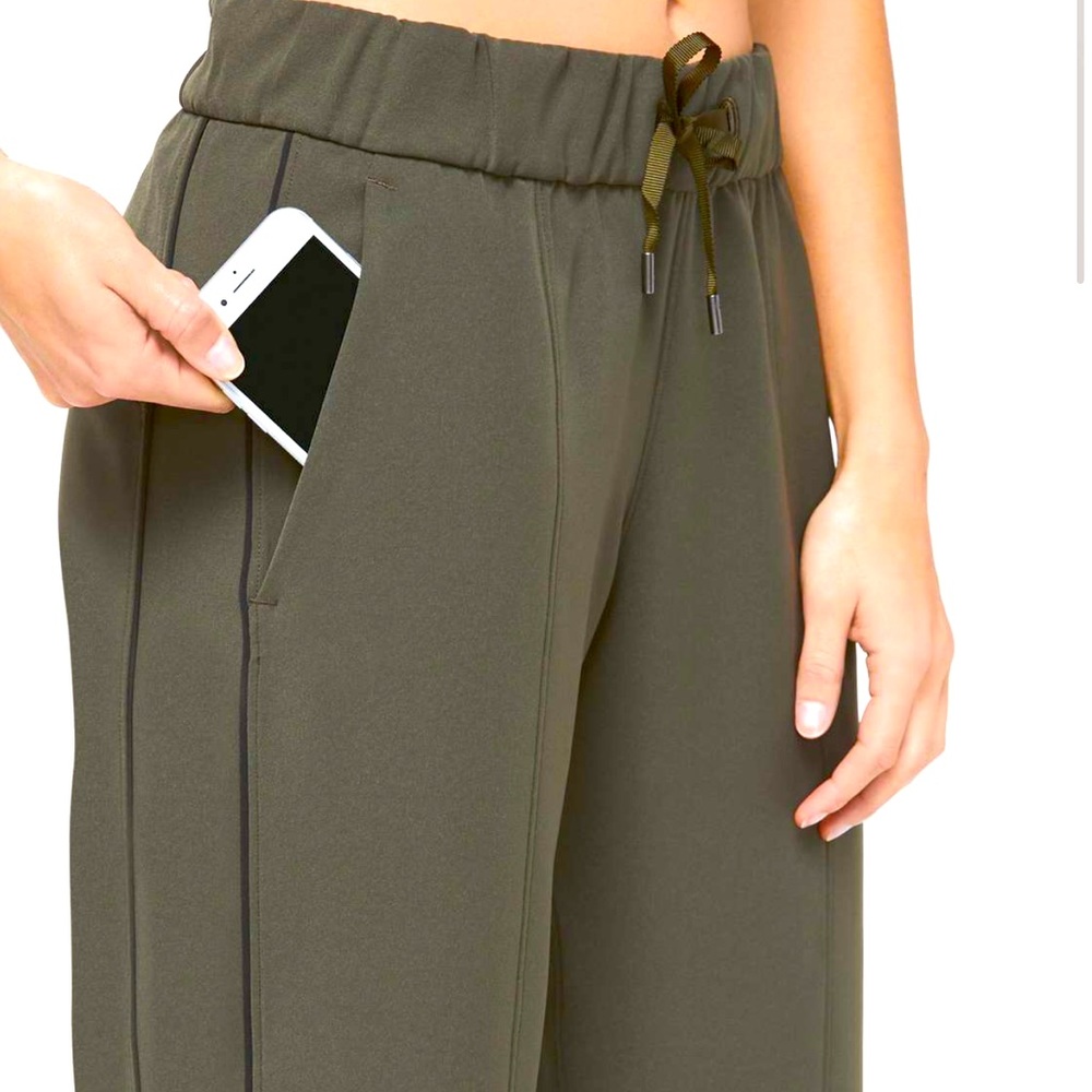 Lululemon On the Right Track Pant
